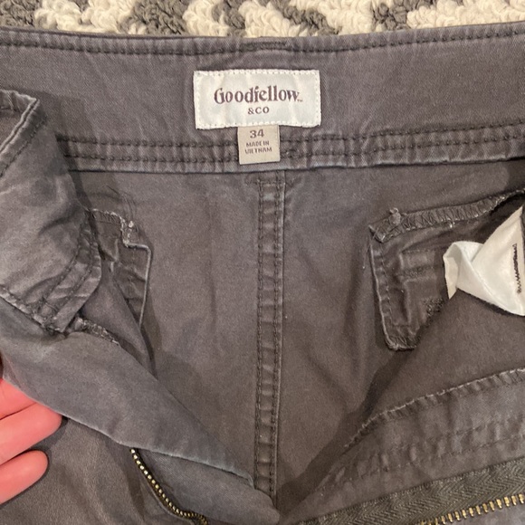 Men's Goodfellow Cargo Shorts - Picture 2 of 4